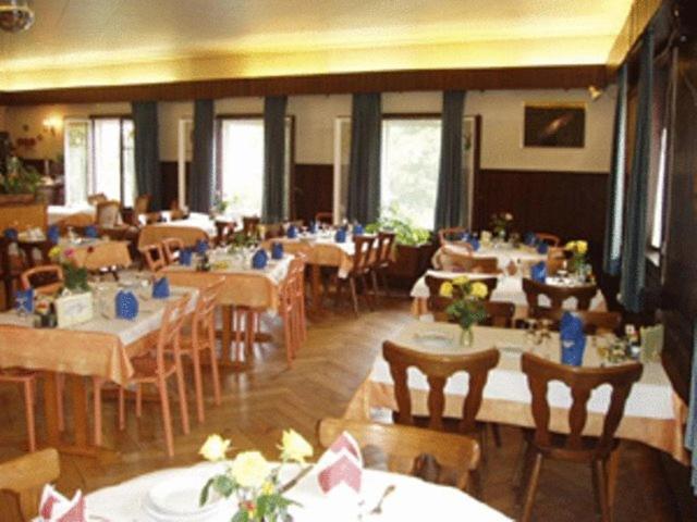 Auberge Restaurant Couronne Beurnevésin Buitenkant foto